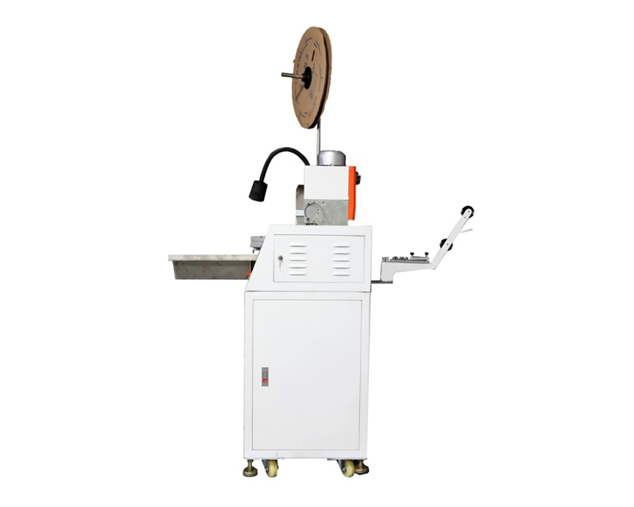 Fully automatic single terminal cutting stripping and crimping machine